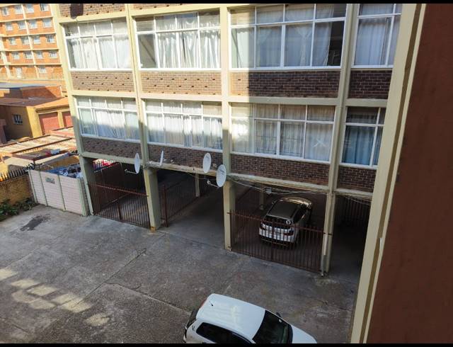 2 BEDROOM APARTMENT FOR SALE IN SUNNYSIDE